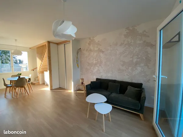 A louer T2 neuf duplex meublé avec terrasse