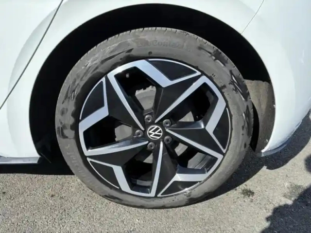 Volkswagen Id.3 204ch - 58 kwh 1st — photo 4