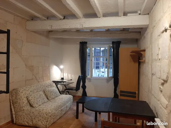 Arles STUDIO meublé a louer