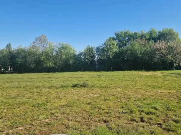 Terrain 612 m²