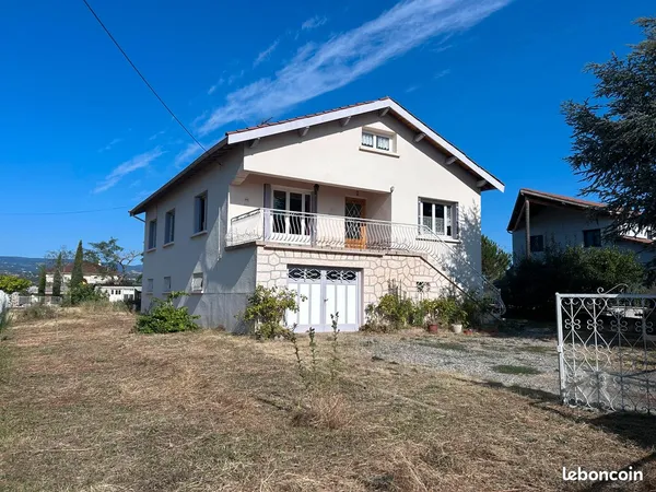 Maison 7 pièces 100 m²