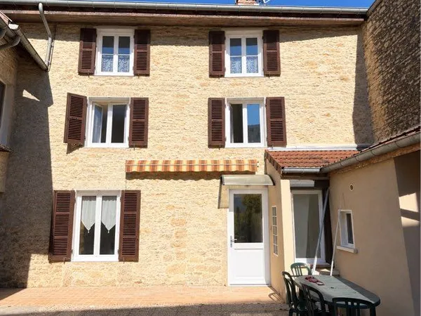 🏡 À LOUER PROCHAINEMENT - Maison de village sur sault brenaz
