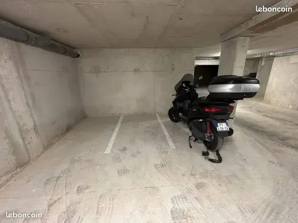 Stationnement Location Marseille   30€