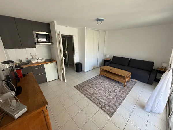 A LOUER EN EXCLUSIVITE - FREJUS LOCATION APPARTEMENT STUDIO MEUBLE