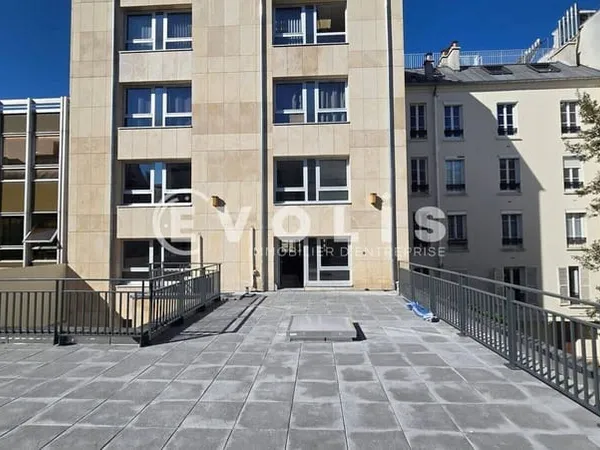 Bureaux 753 m²