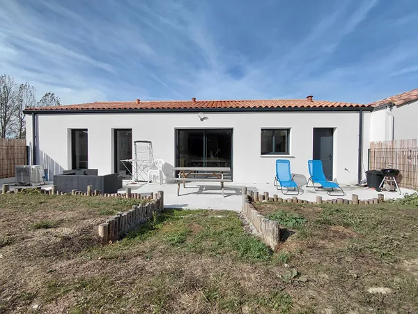 MAISON RECENTE SUR LA GARNACHE 100m² !