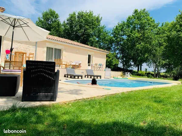 Maison en pierre 200m2 + dépendance à Foulayronnes