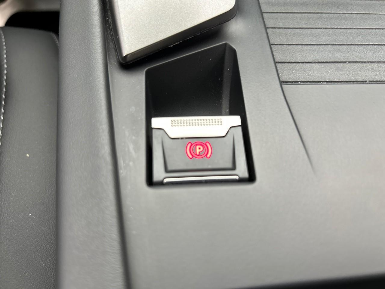 Peugeot 308 hybrid 145 e-dcs6 gt — photo 19
