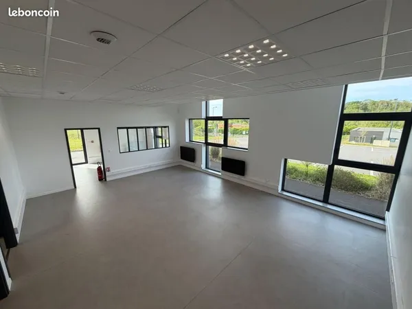 Local d'activité 281 m²