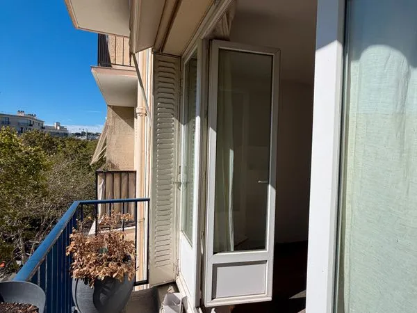 À vendre - Charmant 2 pièces avec deux balcons, cave et box - Boulogne-Billancourt