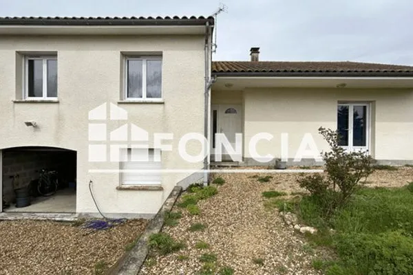 Maison Location Saint-Benoît 4p 108m² 1027€