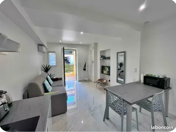 Loue Studio à Carnolès à 30 mètres de la plage