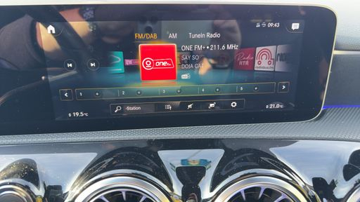 Mercedes Classe A 200 163 7G-DCT - AMG Line – 2019 – 86711 km – Essence – Boîte Automatique — photo 17