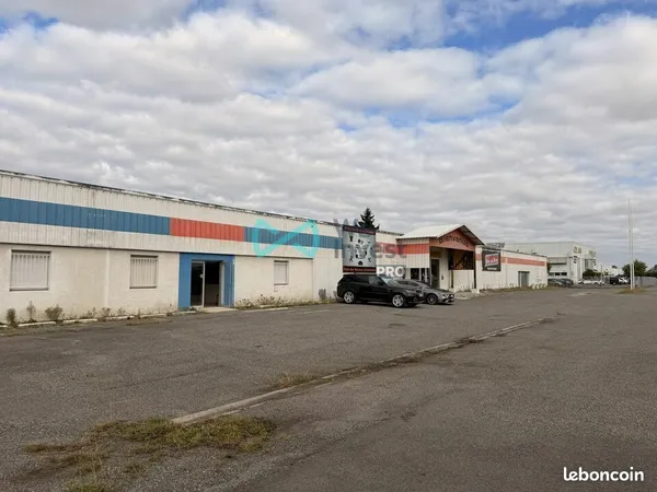 Local commercial 1 268 m²