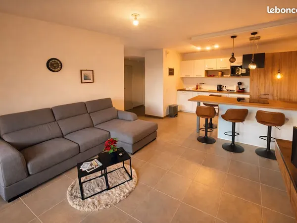 T2 meublé - 30 m2 - entièrement rénové -