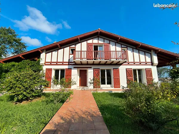 Maison 9 pièces 200 m²