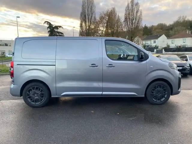 Citroën Jumpy e- fgn taille m 100 kw (136 ch) batterie 75 kwh — photo 3