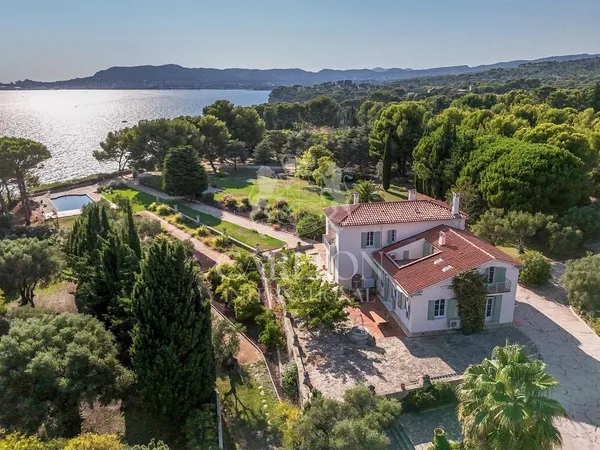 Villa 15 pièces 400 m²