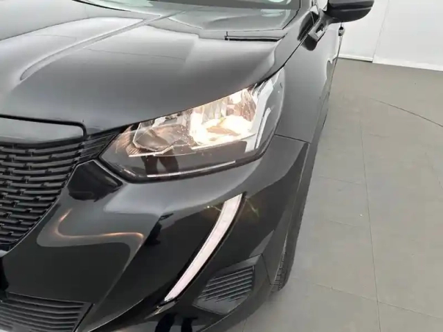 Peugeot 2008 electrique 136 ch — photo 16