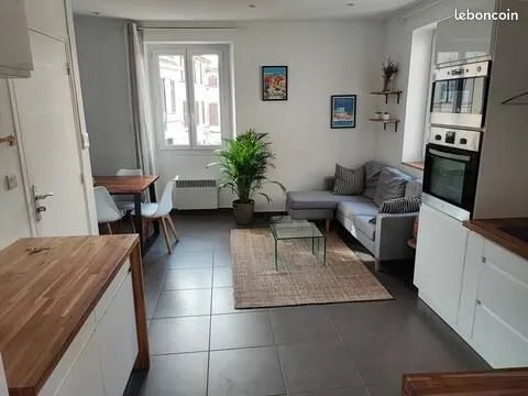 RARE À LA LOCATION - Duplex atypique T4 au coeur du village d'Allauch