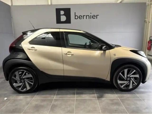 Toyota Aygo X 1.0 vvt-i 72ch collection my24 — photo 2