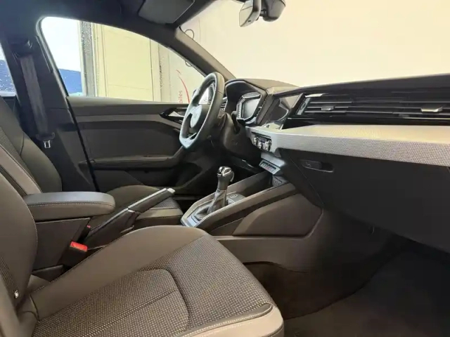 Audi A1 sportback 35 tfsi 150 ch s tronic 7 — photo 29