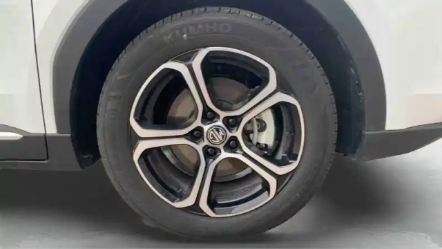 Mg Zs 1.5 l hybrid+ 197 ch — photo 12