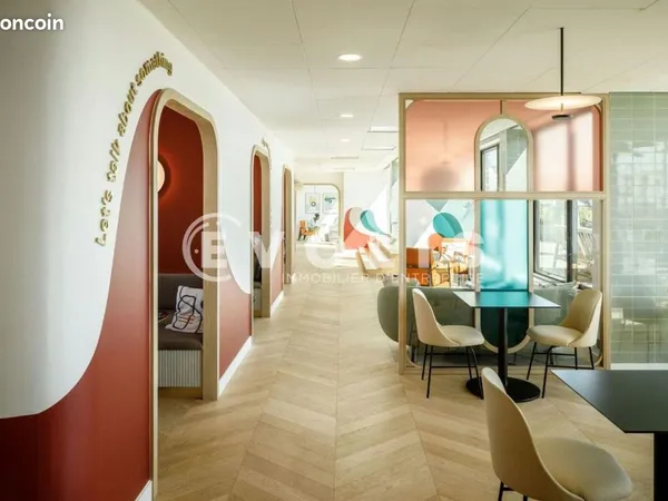 Bureau 220 m²