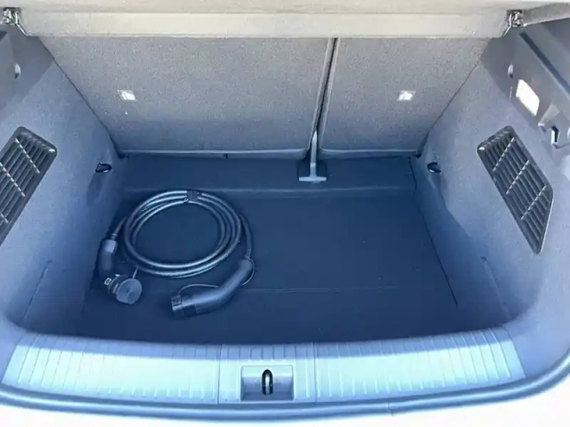 Renault Megane e-tech 220 ch autonomie confort gsr2 — photo 18