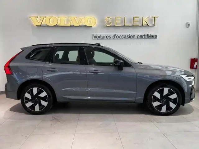 Volvo Xc60 t6 recharge awd 253 ch + 145 ch geartronic 8 ultimate style dark — photo 4