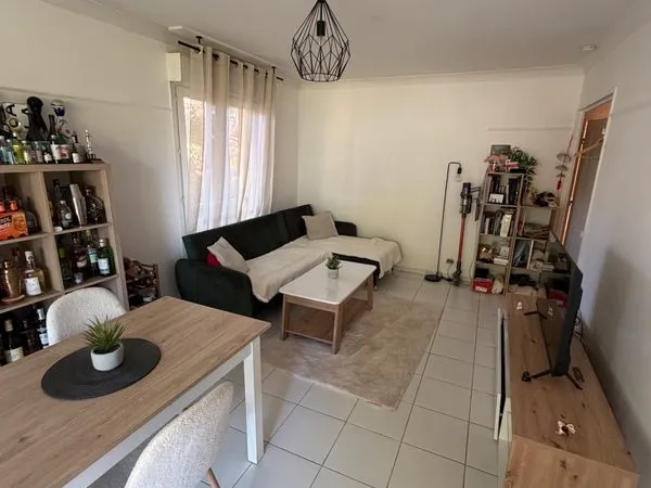 T2 meublé 42 m² - terrasse 16 m², piscine, parking, climatisation