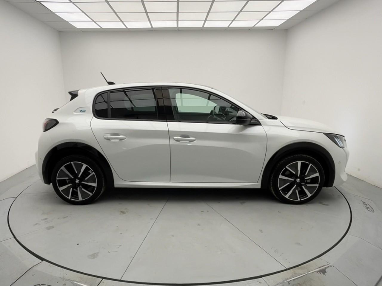 Peugeot 208 electrique 50 kwh 136ch gt pack — photo 6