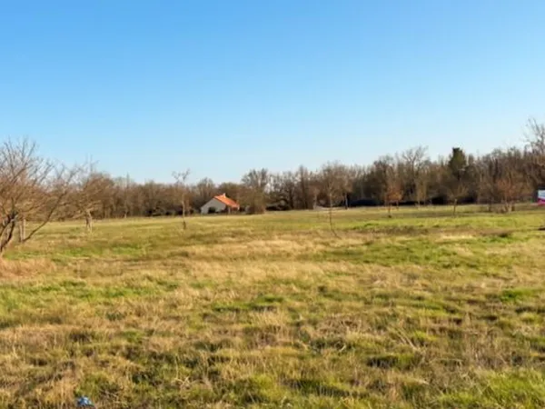 Terrain 1208 m²