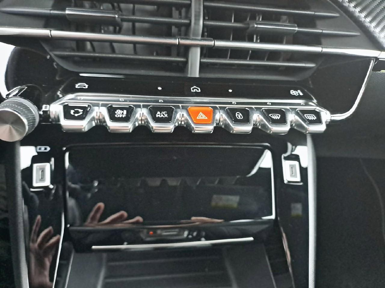 Peugeot 2008 puretech 130 s&s eat8 gt — photo 26