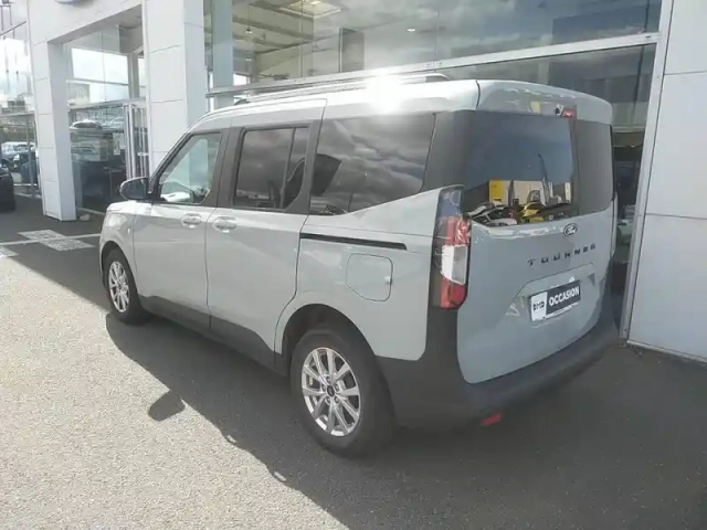 Ford Tourneo Courier 1.0 ecoboost 125ch s&amp;s titanium powershift — photo 3