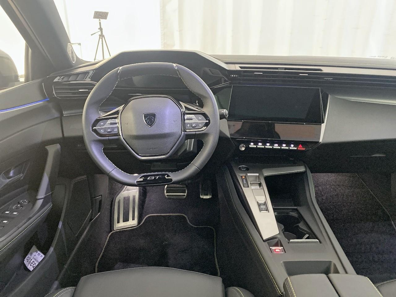Peugeot 308 electrique 55 kwh 156ch gt — photo 8