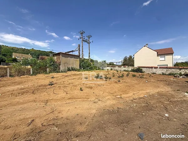 Terrain 766 m² LARDY