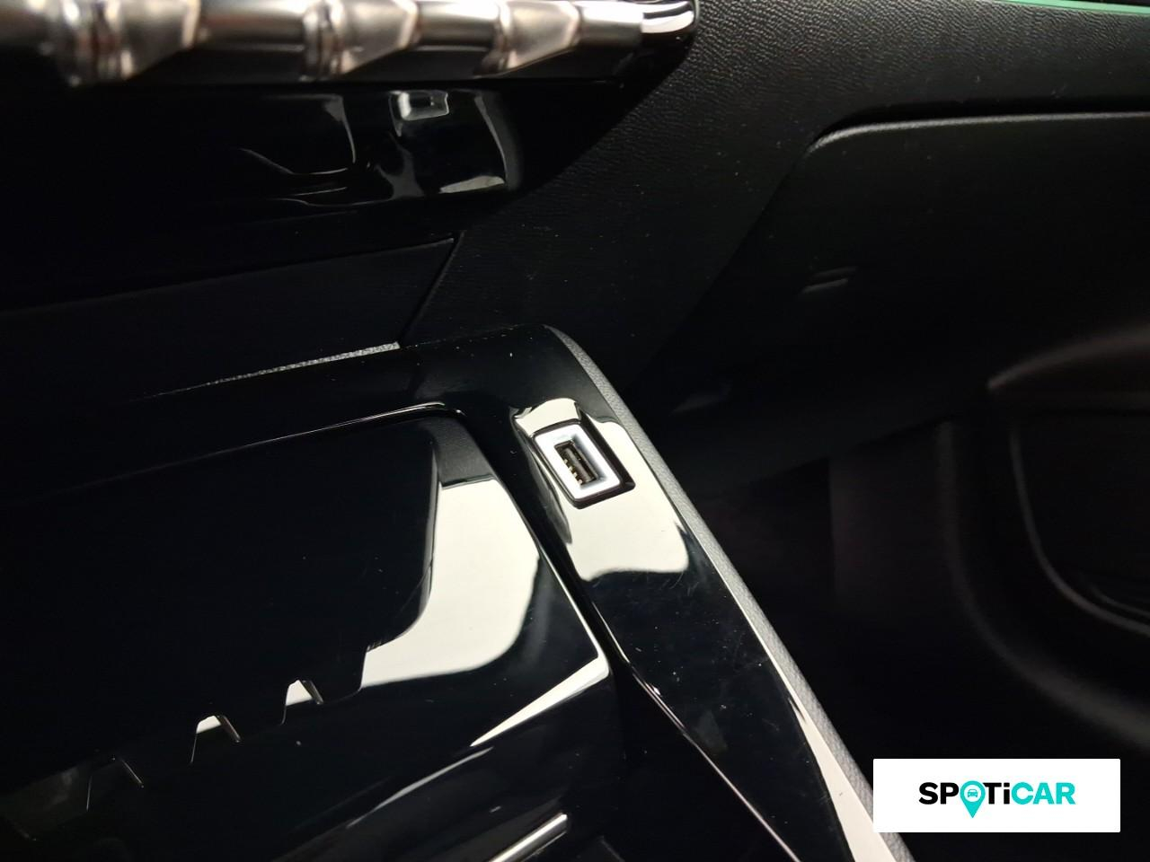 Peugeot 208 e-208 136ch gt — photo 16
