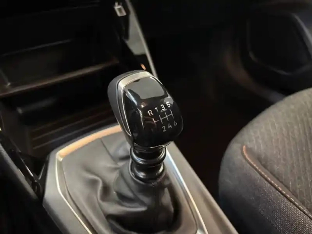 Peugeot 2008 100 s&amp;s bvm6 — photo 34