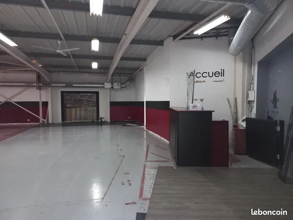 Local commercial 350 m²
