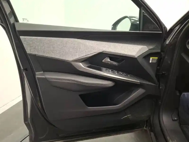 Peugeot 3008 hybrid 145 e-dcs6 — photo 15