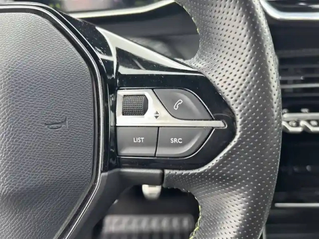 Peugeot 2008 puretech 130 s&amp;s bvm6 — photo 19