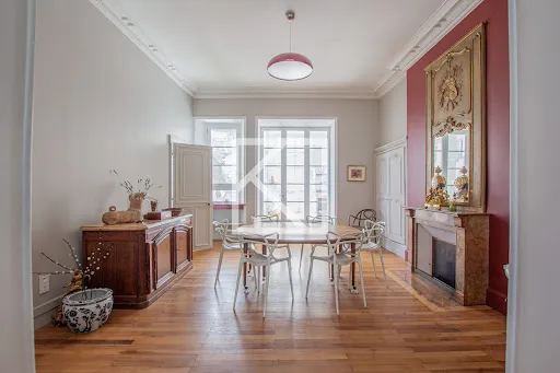 Maison 15 pièces 380 m²