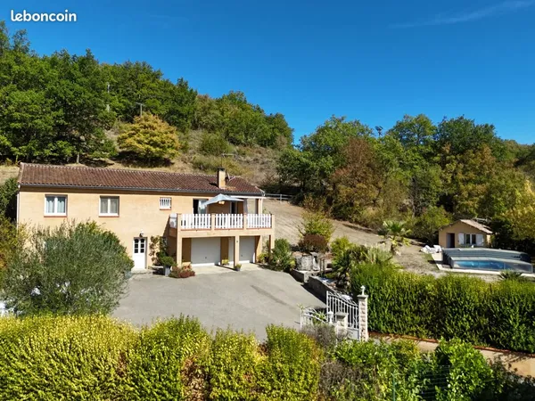 Propriété 4 pièces 203 m²