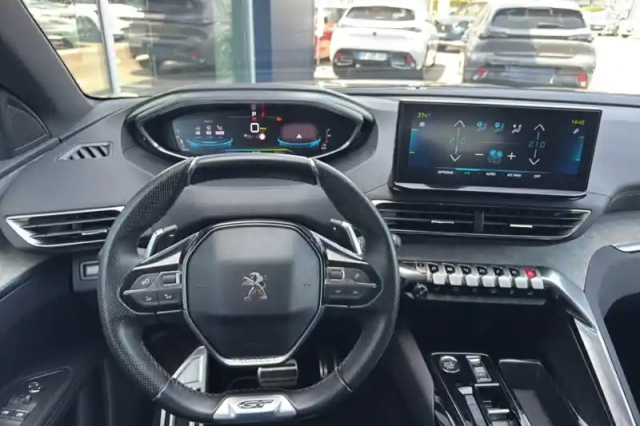 Peugeot 3008 hybrid 225 e-eat8 — photo 17