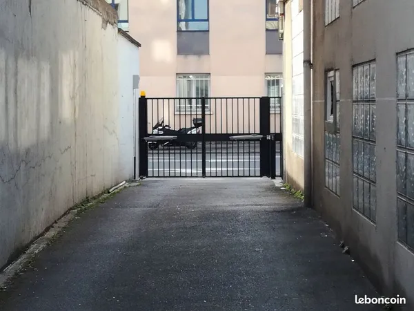 Place de Parking à louer véhicule
