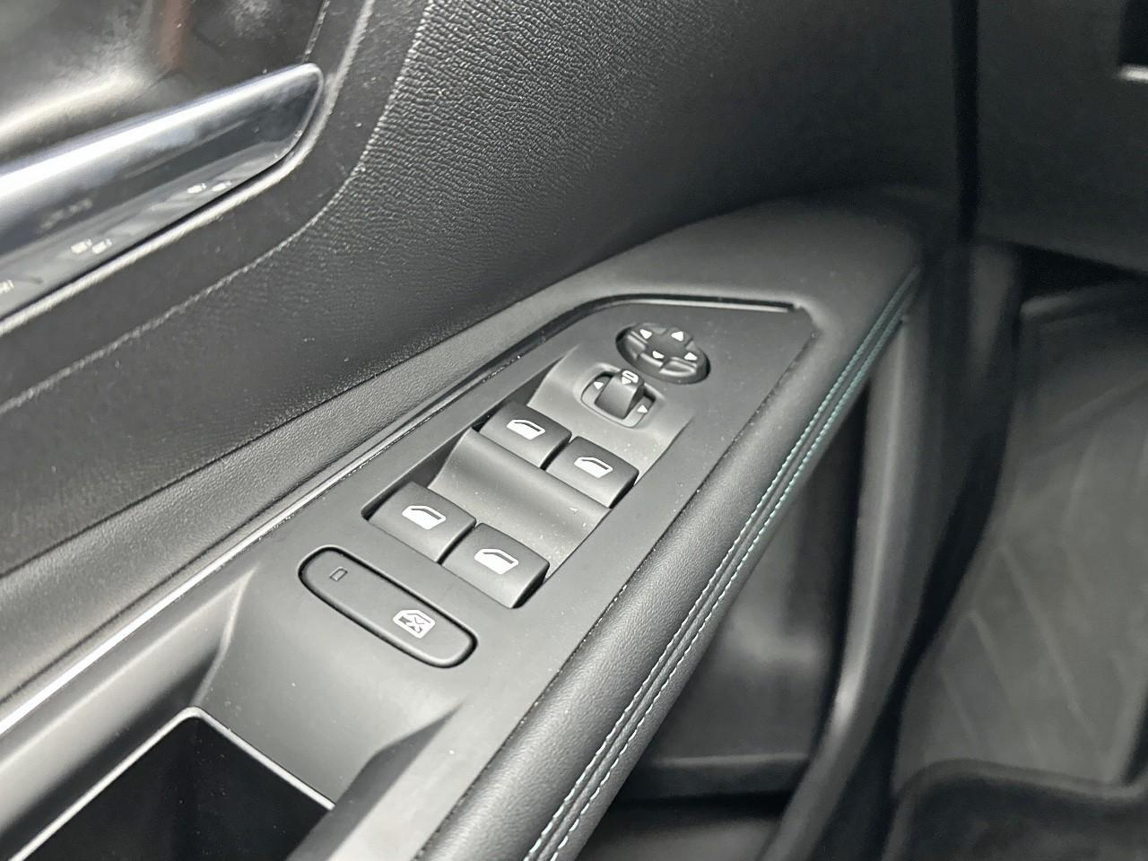 Peugeot 3008 hybrid 225 e-eat8 allure pack — photo 16