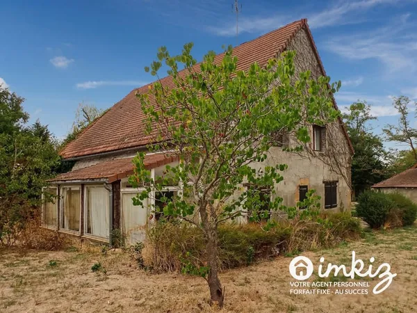 Maison 2 niveaux, grand terrain aménageable