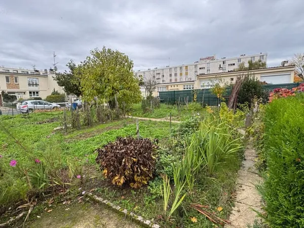 Terrain plat constructibles de 302 m² à vendre sur pontoise proche toute comodité