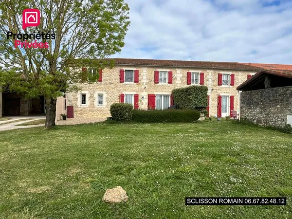 Charentaise de 4 logements individuels - 3 chambres chacun - 345 m2 -